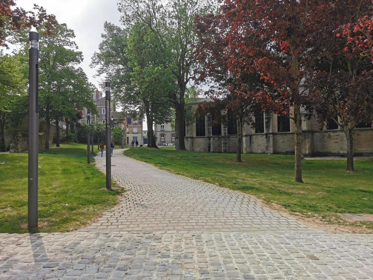 Elegance & Confort - Appart Pres Caves Au Coeur De Reims Zewnętrze zdjęcie